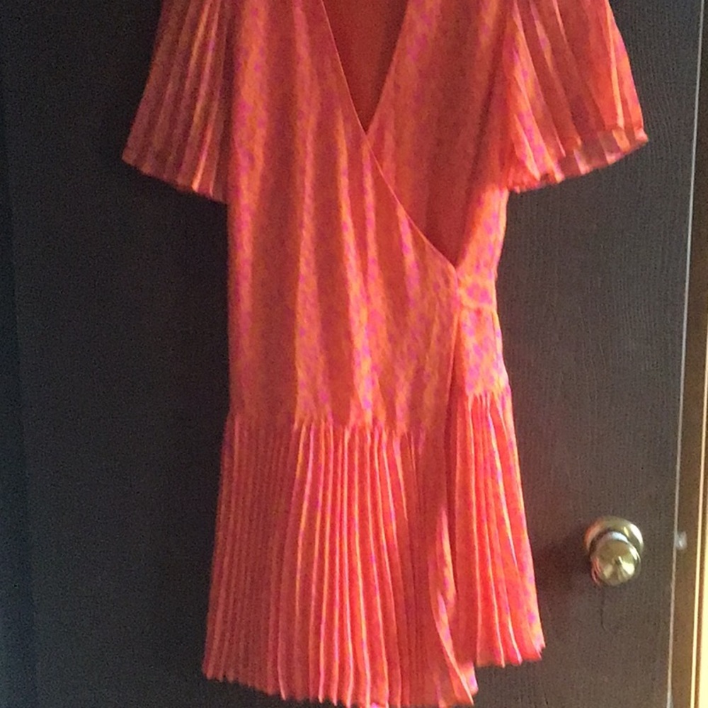 Dress - Picture 4 of 9
